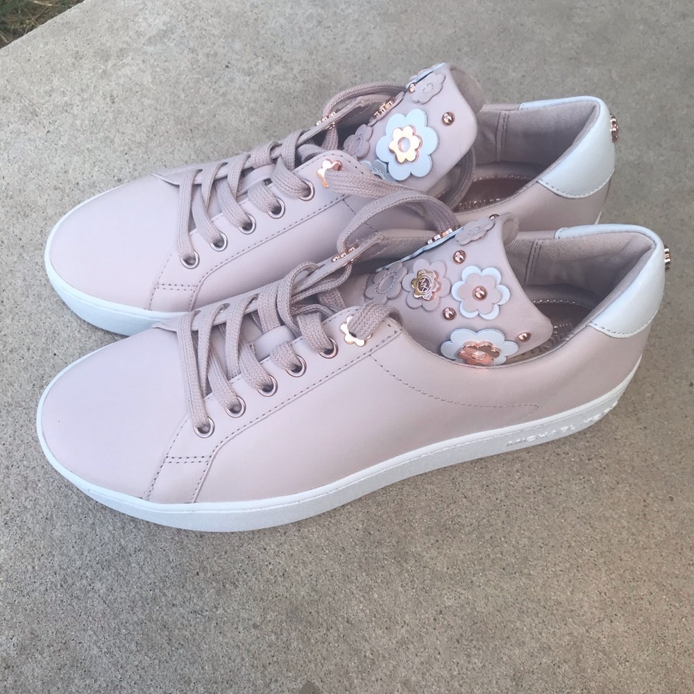 NEW Michael Kors fashion sneakers - Picture 1 of 7